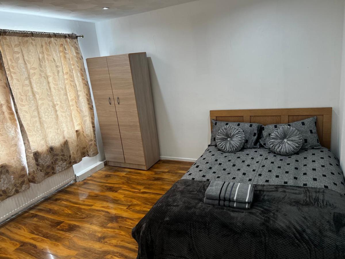 Good Priced Single Rooms In Hayes Northolt  Buitenkant foto