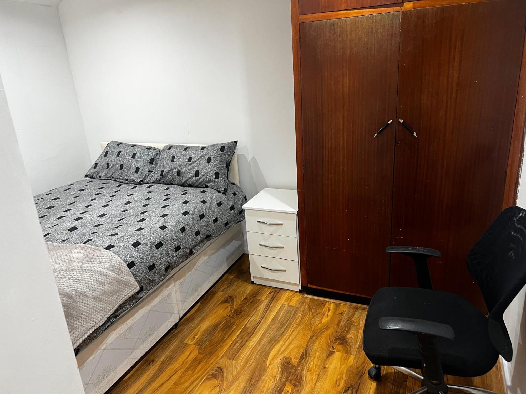 Good Priced Single Rooms In Hayes Northolt  Buitenkant foto